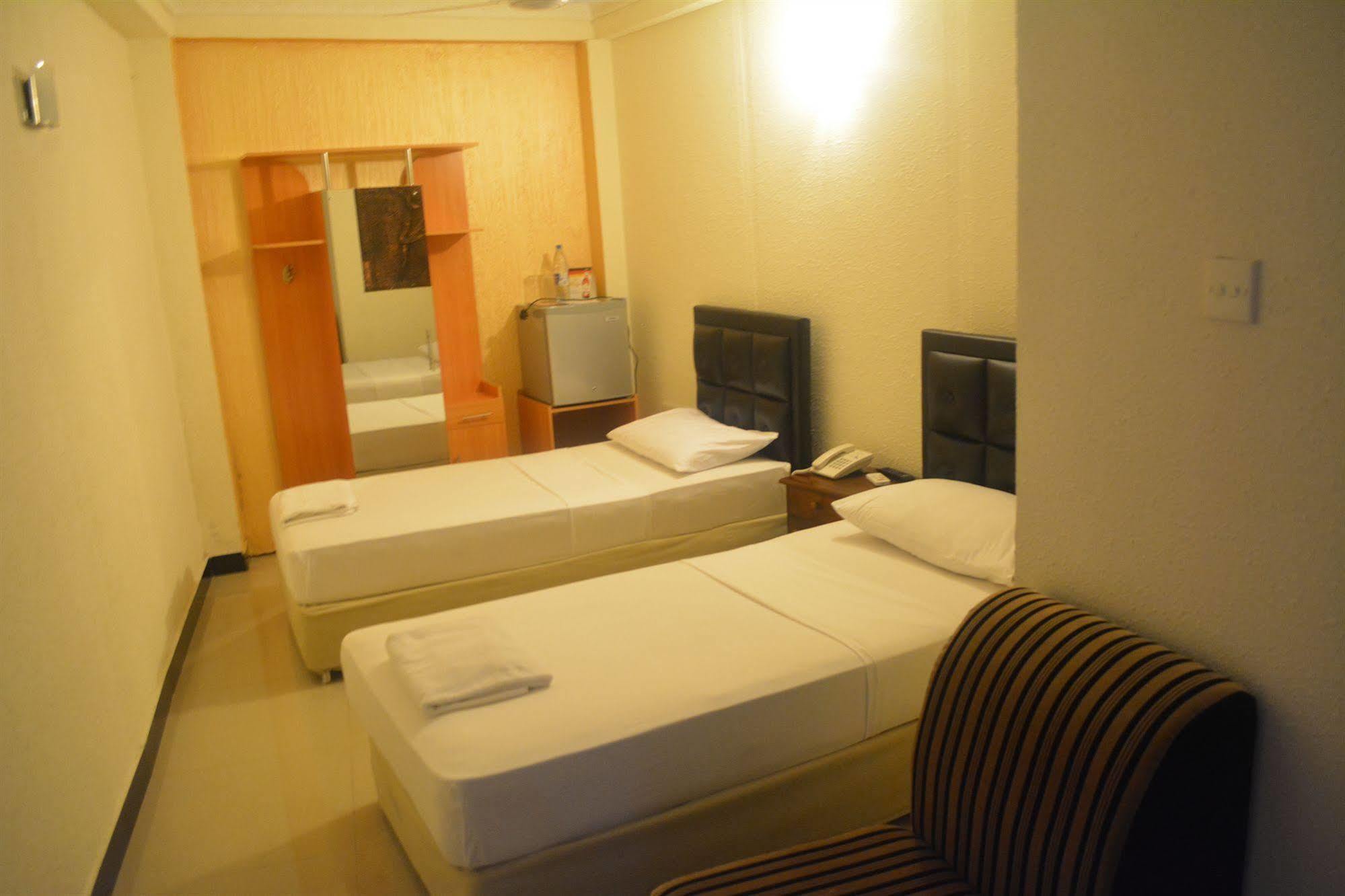 Saasha City Hotel Colombo Exteriör bild