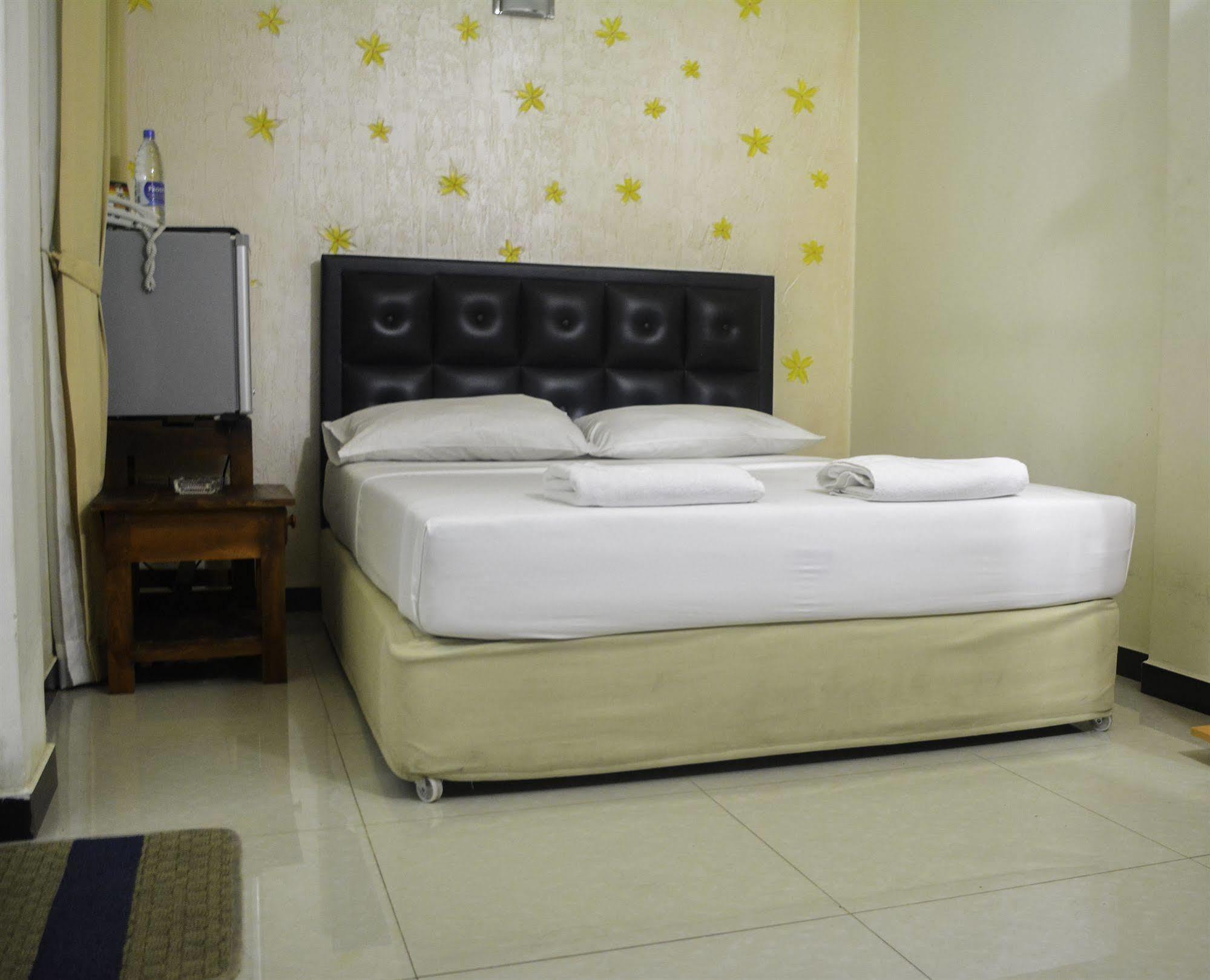 Saasha City Hotel Colombo Exteriör bild